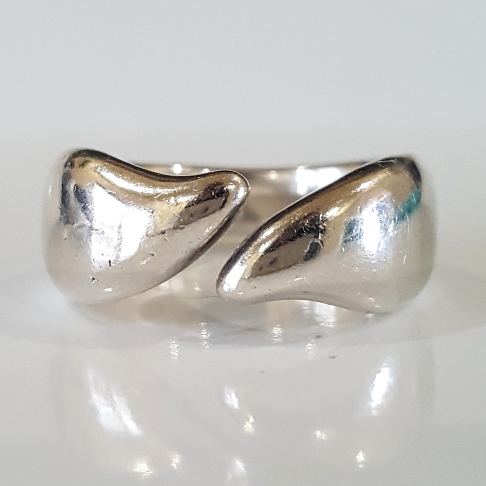 🚫SOLD🚫Tiffany & Co Crossover Ring Size 5